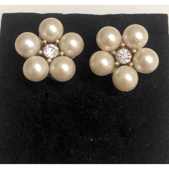 Vintage Faux Pearl Stud Earrings - Picture 2 of 3